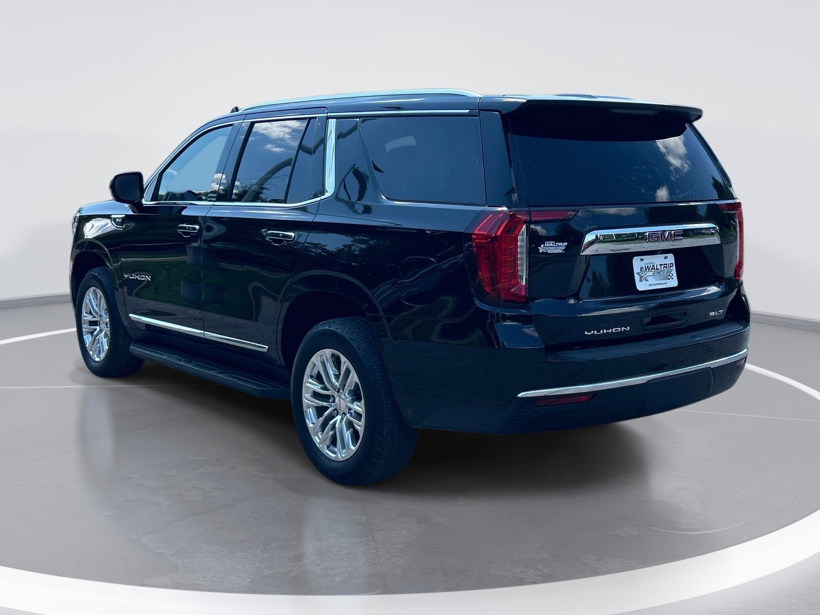 Used 2021 GMC Yukon SLT w/ Rear Media and Nav Package AWD/4WD image 7