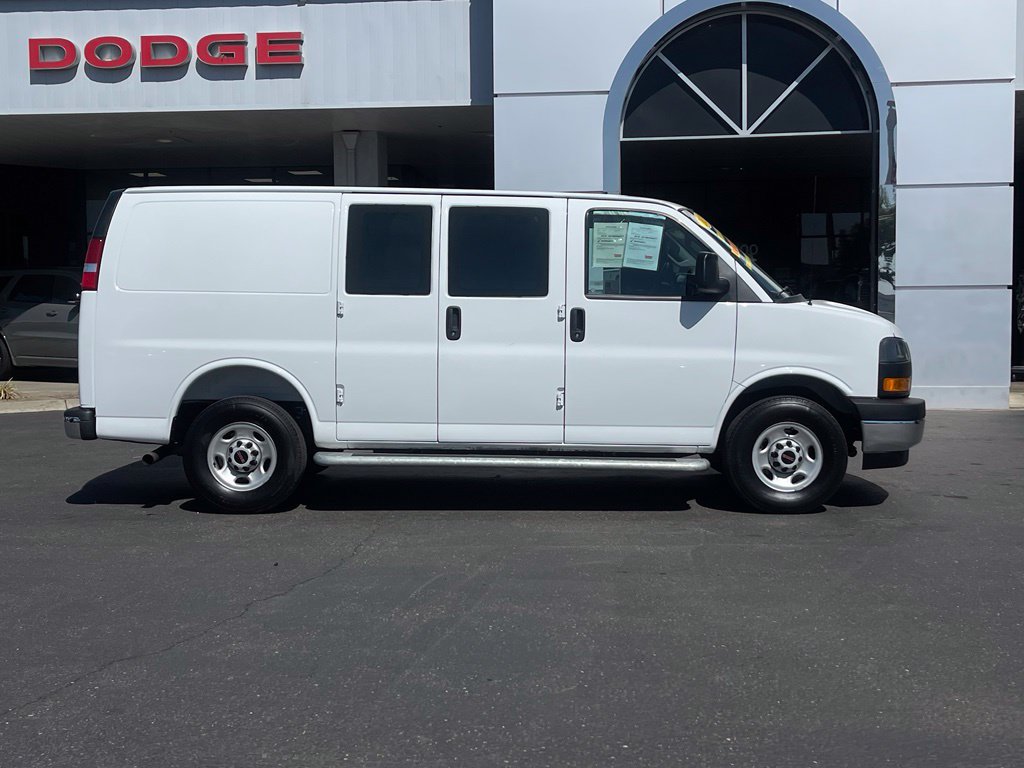 Used 2025 GMC Savana 2500 w/ Driver Convenience Package RWD image 5