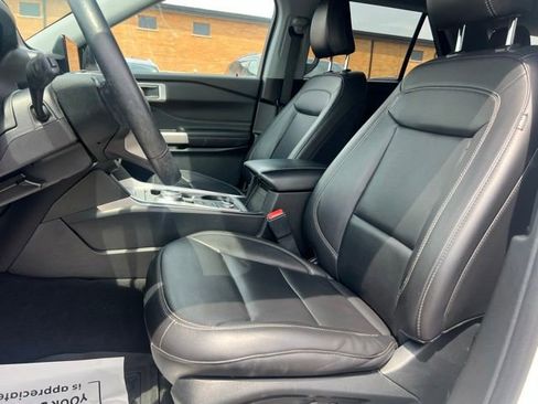Certified 2023 Ford Explorer XLT w/ Equipment Group 202A AWD/4WD image 17