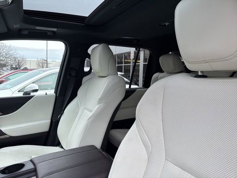 Used 2024 Lexus LX 600 4WD w/ Appearance Package image 12