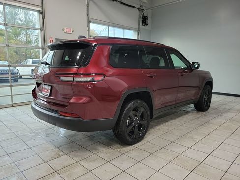 New 2025 Jeep Grand Cherokee L Limited w/ Black Appearance Package AWD/4WD image 6