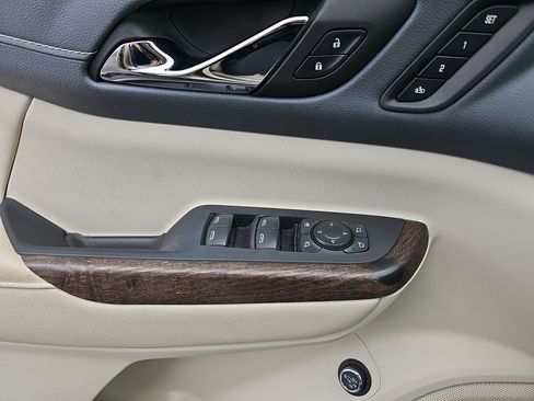 Used 2023 GMC Acadia Denali FWD image 34