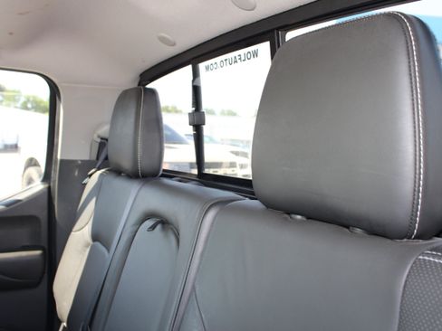 Used 2020 Nissan Frontier PRO-4X image 14