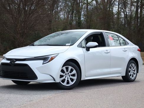 New 2026 Toyota Corolla LE image 1