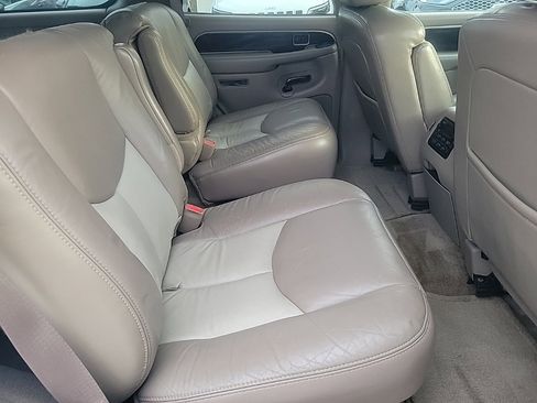 Used 2004 GMC Yukon Denali image 22
