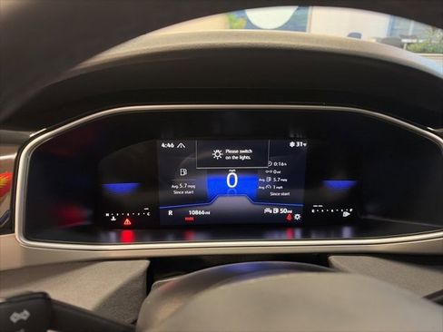 Certified 2025 Volkswagen Taos SE image 26