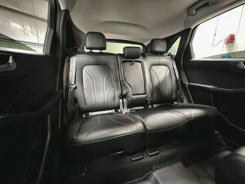 Used 2025 Ford Escape Platinum w/ Premium Technology Package image 25