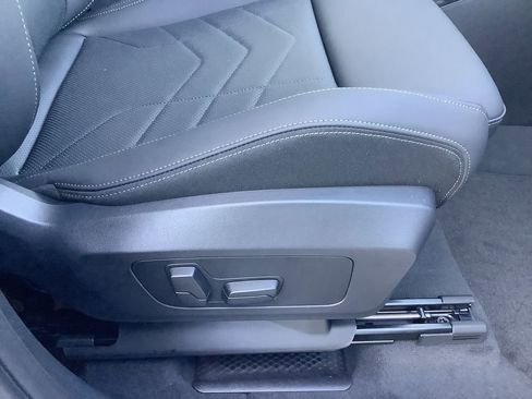 Certified 2025 BMW X1 xDrive28i w/ Premium Package image 35