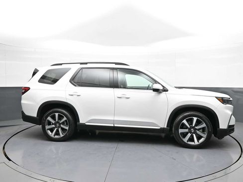 Used 2023 Honda Pilot Elite image 5