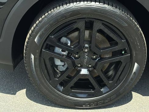 Used 2025 Kia Telluride EX X-Line AWD/4WD image 16