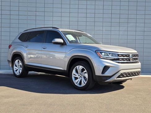 Used 2021 Volkswagen Atlas SE w/ Panoramic Sunroof Package FWD image 6