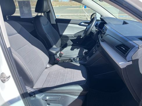 Used 2022 Volkswagen Taos SE image 24