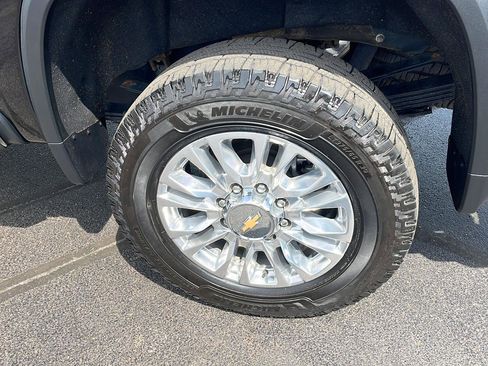 Used 2022 Chevrolet Silverado 3500 High Country w/ Safety Package II AWD/4WD image 34