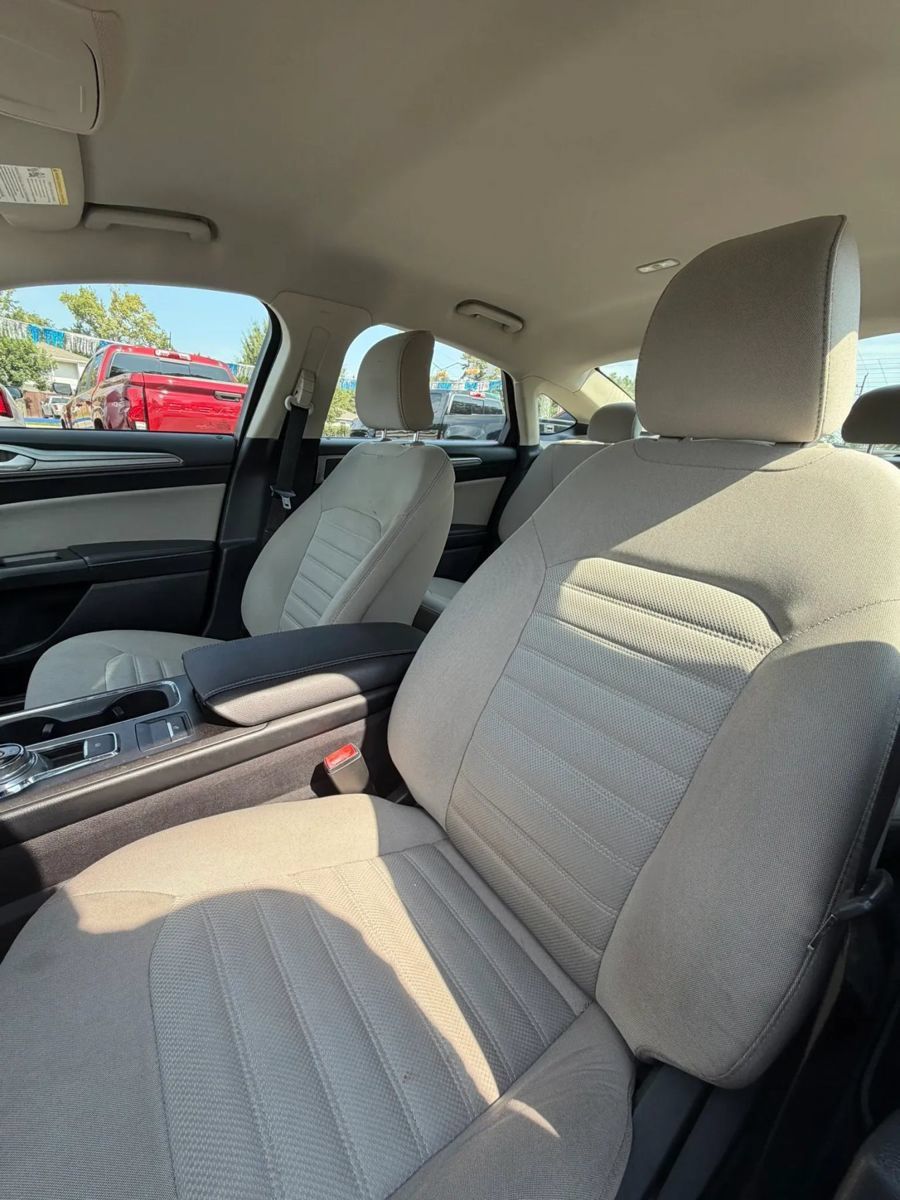 Used 2018 Ford Fusion S FWD image 11