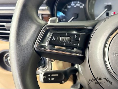 Used 2022 Porsche Macan S AWD/4WD image 13