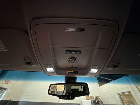 Used 2015 GMC Yukon XL SLE w/ Convenience Package image 22