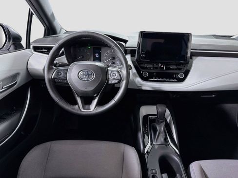 Used 2023 Toyota Corolla SE w/ Carpet Mat Package (TMS) FWD image 2