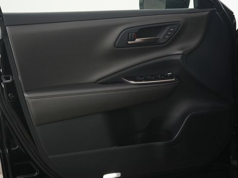 Used 2026 Toyota Crown Nightshade image 19