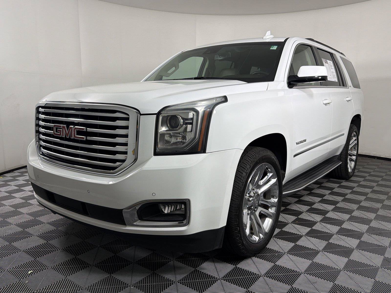 Used 2017 GMC Yukon SLT w/ Premium Edition RWD image 3