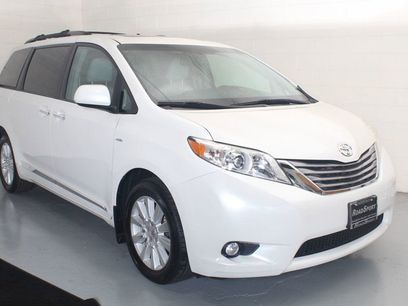 Used 2017 Toyota Sienna XLE w/ XLE Navigation Package