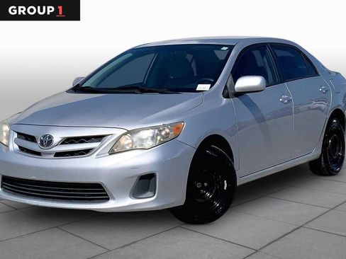 Used 2011 Toyota Corolla LE FWD image 1