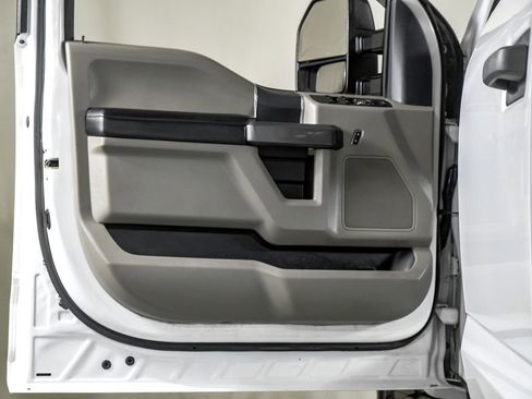 Used 2022 Ford F250 XLT w/ XLT Value Package image 33