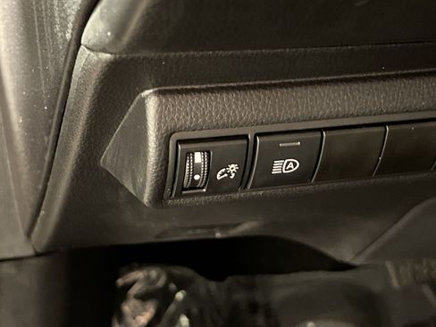 Used 2025 Toyota Corolla LE FWD image 32