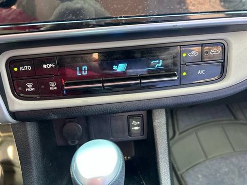 Used 2017 Toyota Corolla LE w/ Carpet Mat Package (TMS) FWD image 13