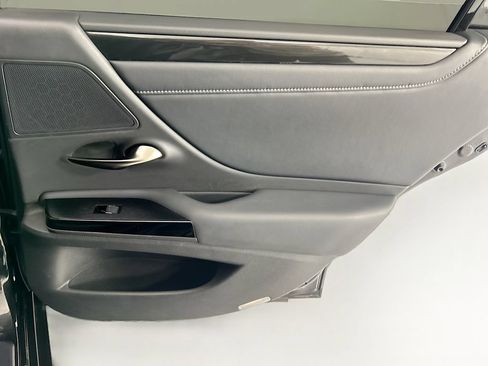 Used 2025 Lexus ES 350 w/ Accessory Package (Z2) FWD image 25