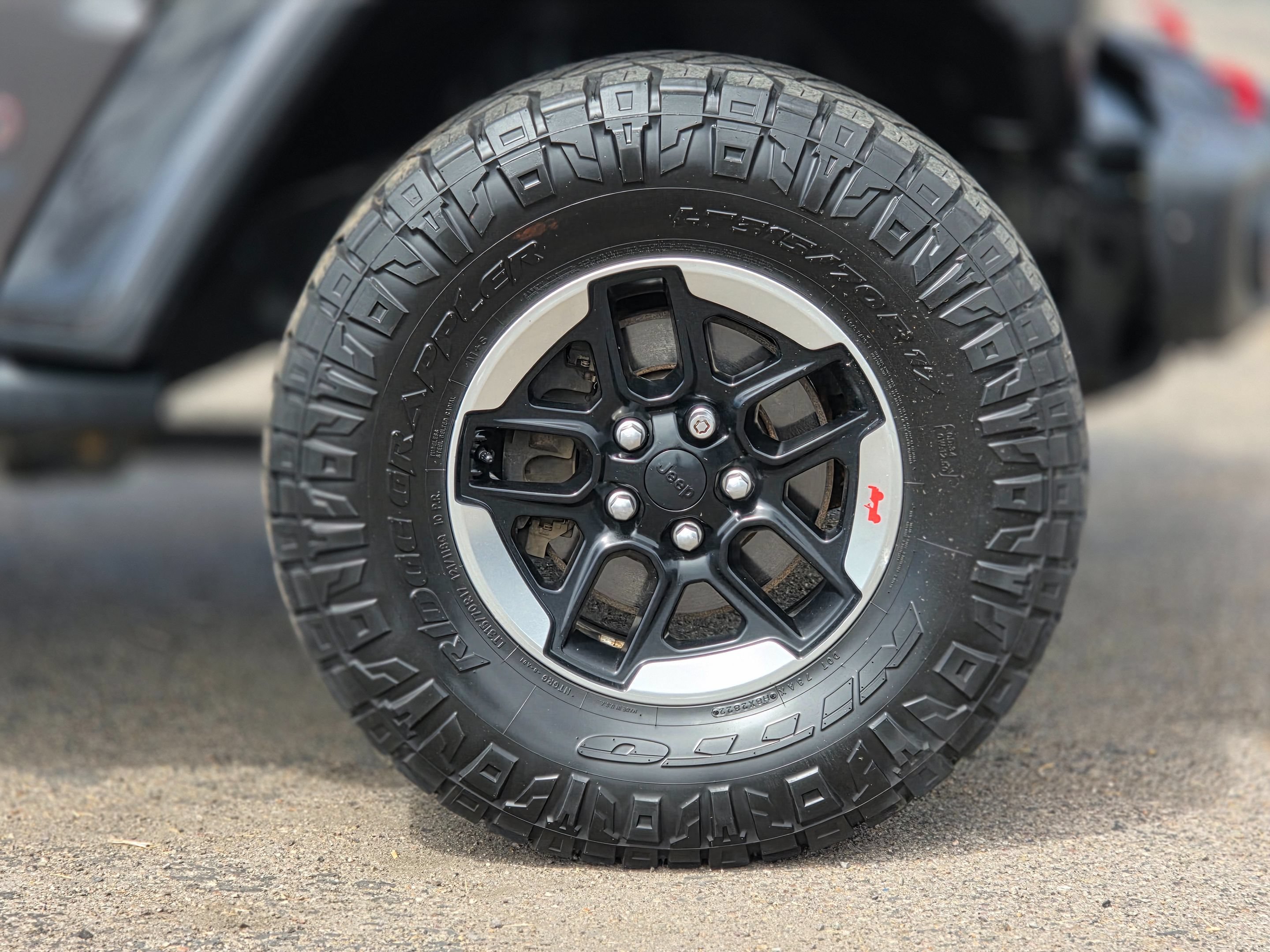 Used 2018 Jeep Wrangler Unlimited Rubicon w/ Dual Top Group AWD/4WD image 10