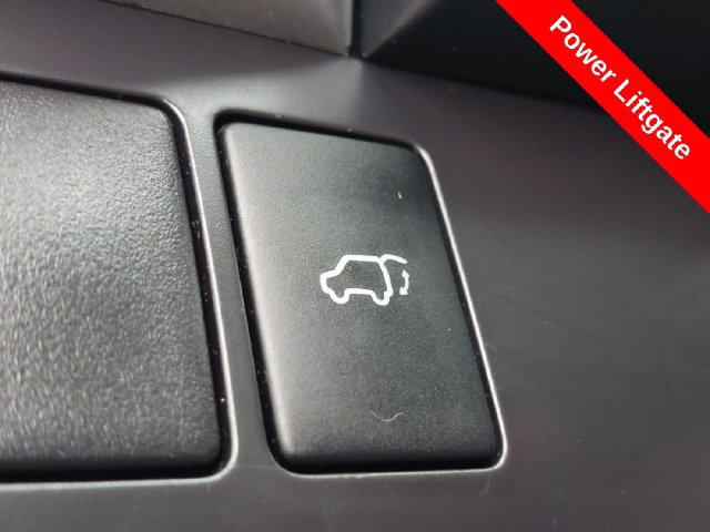 Used 2018 Toyota Highlander XLE AWD/4WD image 19