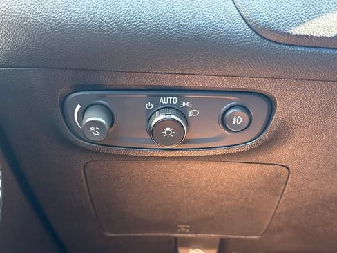 Used 2021 Buick Encore GX Select FWD image 34