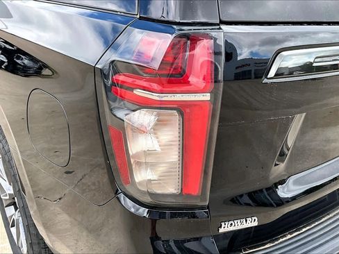 Used 2021 Chevrolet Tahoe Z71 w/ Z71 Signature Package AWD/4WD image 28