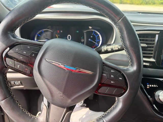 Used 2020 Chrysler Pacifica Touring-L w/ S Appearance Package FWD image 10