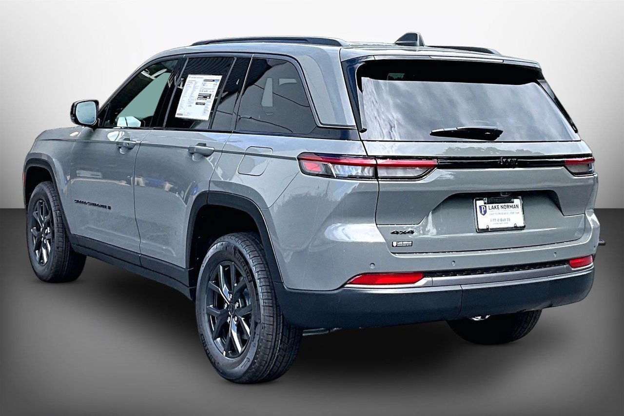 New 2027 Jeep Grand Cherokee Altitude AWD/4WD image 6