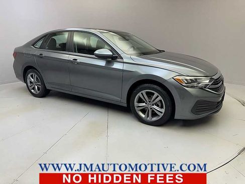 Used 2024 Volkswagen Jetta SE w/ Panoramic Sunroof Package FWD image 7