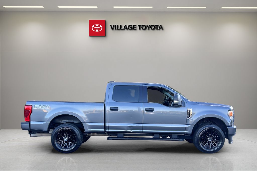 Used 2022 Ford F250 XLT w/ Black Appearance Package AWD/4WD image 6