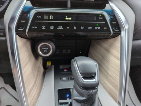 Certified 2024 Toyota Venza Limited AWD/4WD image 18