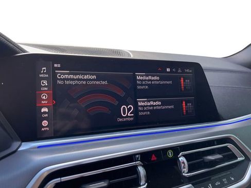 Used 2020 BMW X5 M50i w/ Premium Package image 13