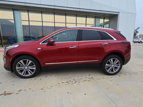 New 2026 Cadillac XT5 Premium Luxury image 2