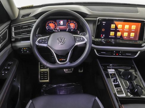 Used 2026 Volkswagen Atlas Peak Edition AWD/4WD image 37