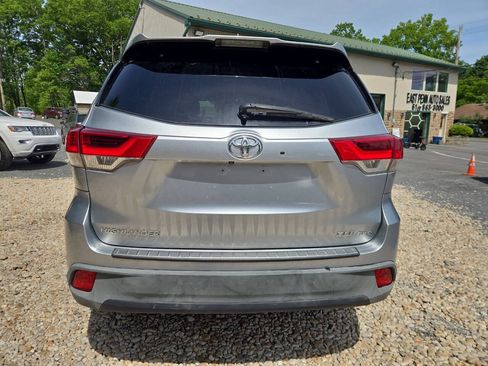 Used 2018 Toyota Highlander XLE AWD/4WD image 6