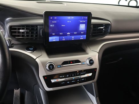 Used 2022 Ford Explorer XLT RWD image 5