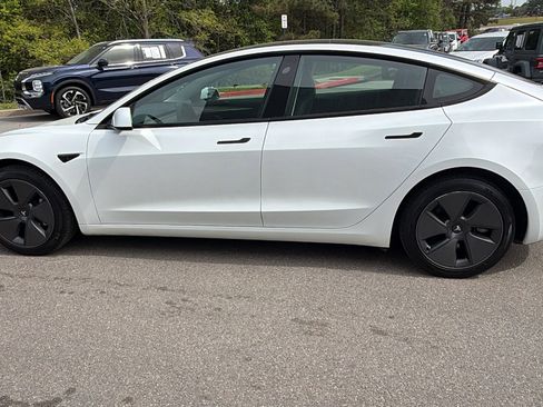 Used 2023 Tesla Model 3 Standard Range image 11