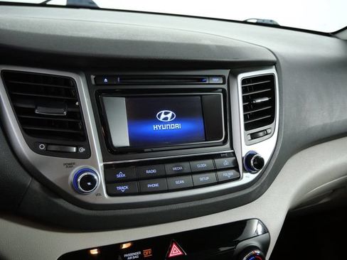 Used 2017 Hyundai Tucson SE w/ SE Popular Package 02 AWD/4WD image 16