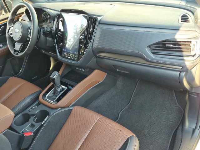 Used 2025 Subaru Forester Touring AWD/4WD image 38