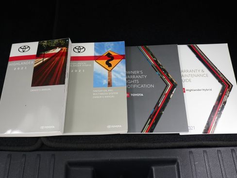 Used 2021 Toyota Highlander Limited image 30