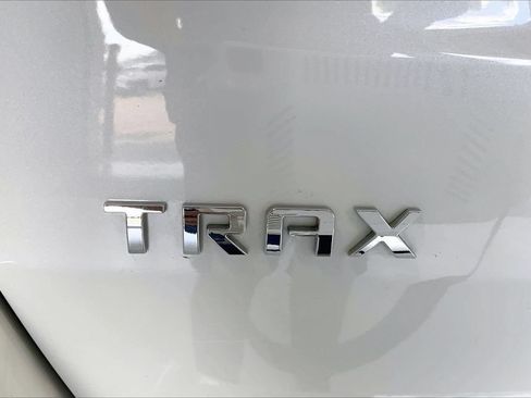 Used 2021 Chevrolet Trax LT FWD image 31