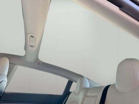 Used 2020 Tesla Model 3 Standard Range image 24