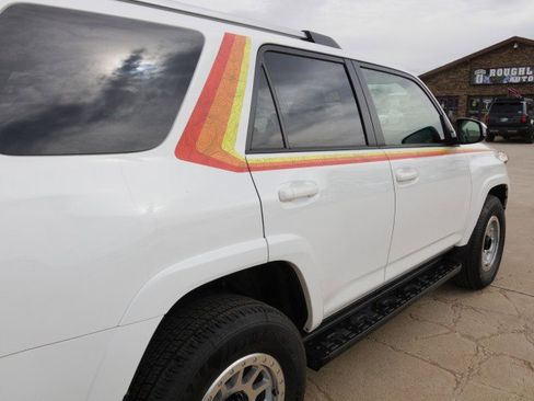 Used 2024 Toyota 4Runner SR5 AWD/4WD image 9